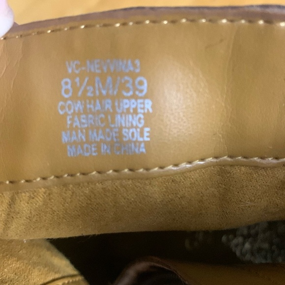 Vince Camuto Nevvina Genuine Cow Hair Leopard Print Heeled Bootie Sz 8.5M EUC - Picture 3 of 10